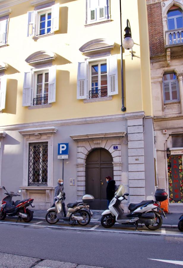 Casa Romano Suites Триест Екстериор снимка