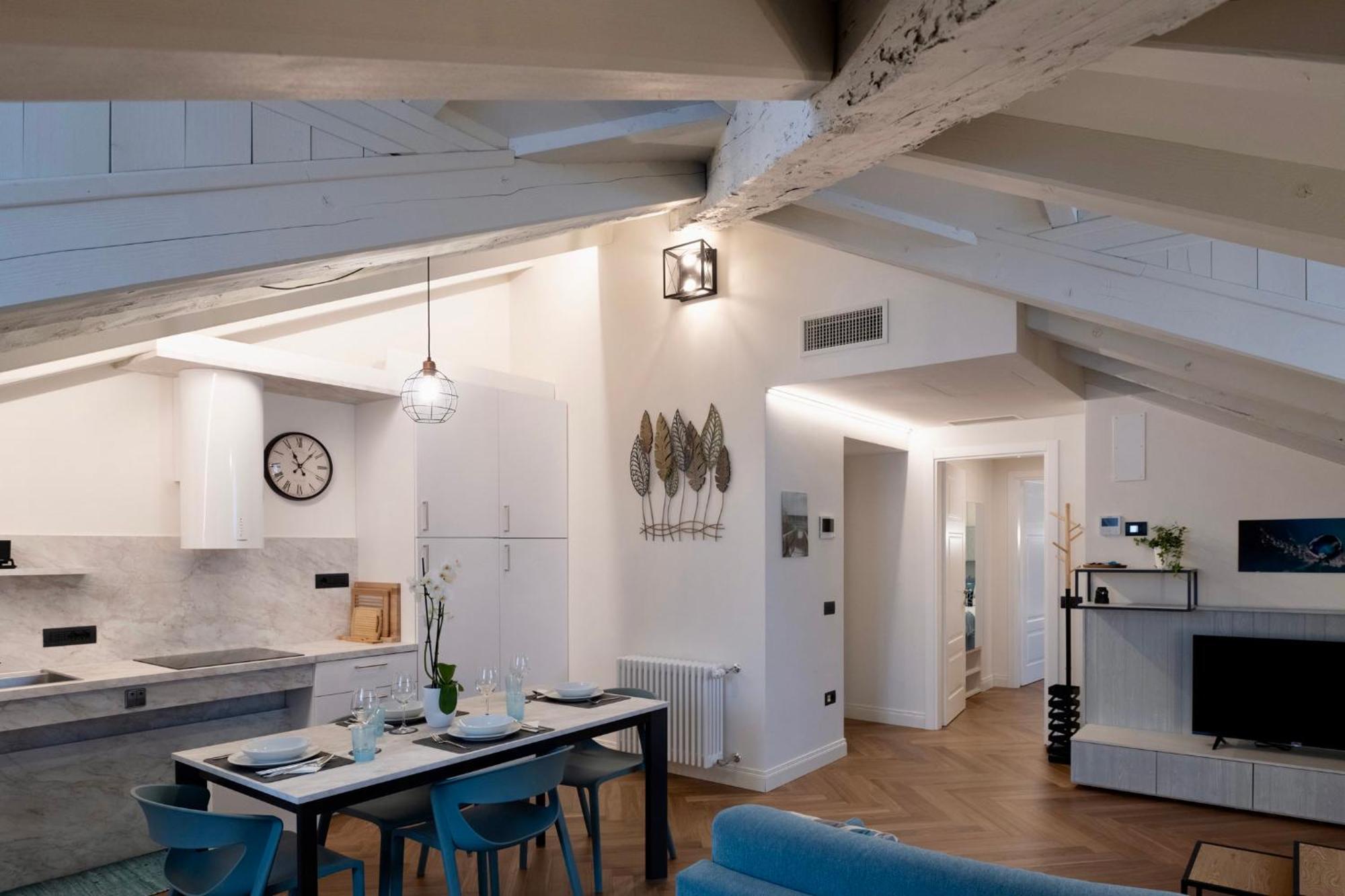 Casa Romano Suites Триест Екстериор снимка